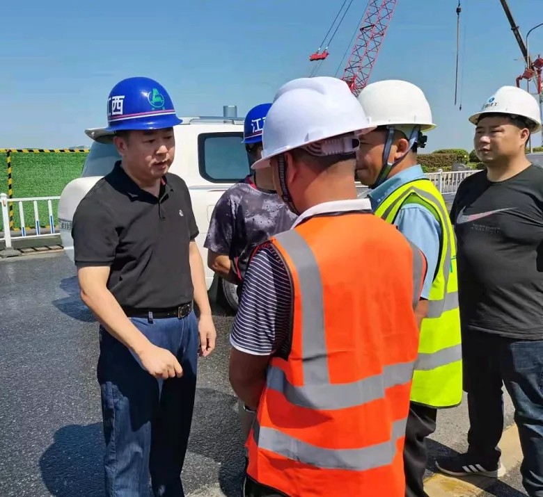 羅輝到沿江中北大道快速路改造工程、真君路隧道工程項(xiàng)目檢查工作