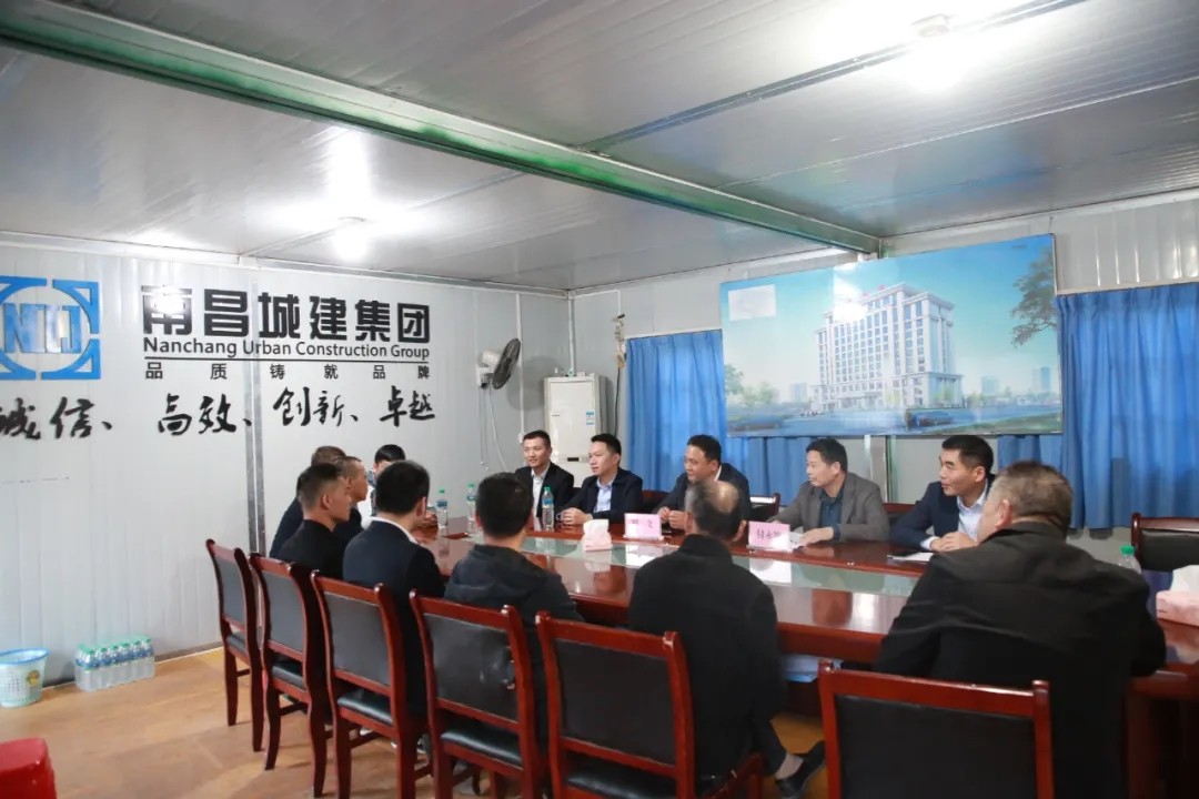 南昌城投集團(tuán)人武部開展傳承軍人精神，做集團(tuán)建設(shè)發(fā)展的“排頭兵”座談會